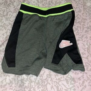 Boys active Nike shorts size 4T